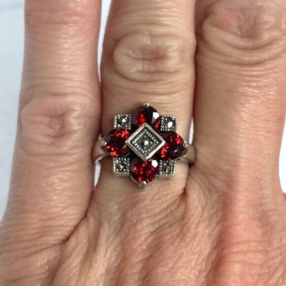 Sterling Silver 925 Multi Stone Round Prong Set Garnet & Marcasite Ring Sz 5.5 - Picture 7 of 16